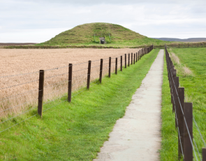 Maeshowe Neolithic Tomb, Orkney⁠ (pic by theasis via Canva)
