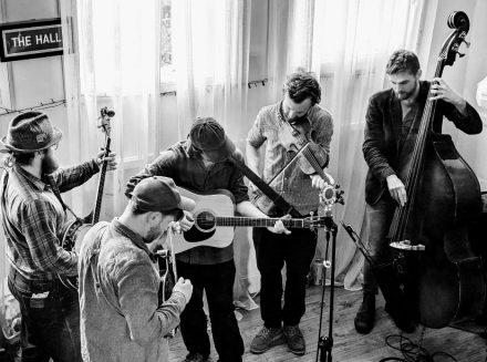 Musicians playing acoustic instruments Sociograss