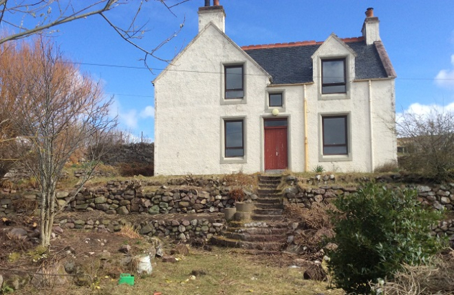 Exterior shot of Achiltibuie Schoolhouse