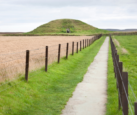 Maeshowe Neolithic Tomb, Orkney⁠ (pic by theasis via Canva)