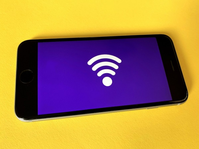 Wifi on Tablet - Photo by Franck on Unsplash