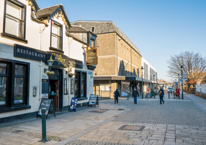 Fortwilliam high street. Credit: VisitScotland / Kenny Lam 