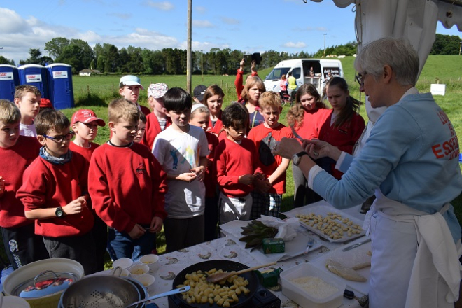 Carina Contini cooks gnocchi for Balbeggie Primary School children